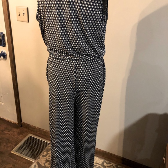 Max Studio jumpsuit - Picture 2 of 4